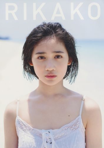 佐々木莉佳子 1st写真集『RIKAKO』